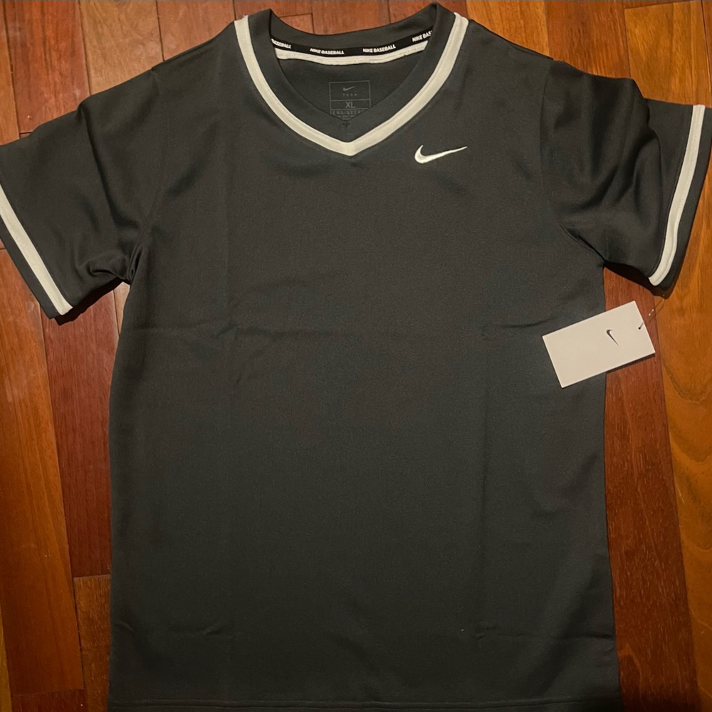 Nike boys Black V-Neck Shirt